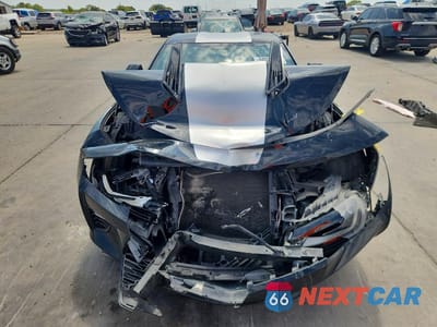 Piąte zdjęcie samochodu w środku: 2016 CHEVROLET CAMARO SS VIN:1G1FH1R75G0131601 - miniatura