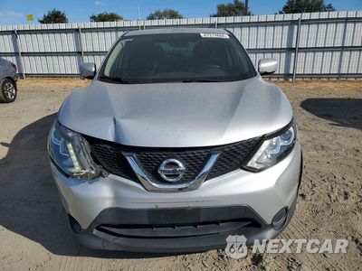 Piąte zdjęcie samochodu w środku: 2017 NISSAN ROGUE SPORT S VIN:JN1BJ1CP1HW034299 - miniatura