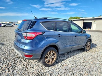 Trzecie zdjęcie samochodu z tyłu: 2018 FORD ESCAPE SEL VIN:1FMCU0HD7JUC84693 - miniatura
