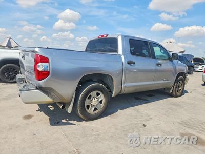 Trzecie zdjęcie samochodu z tyłu: 2018 TOYOTA TUNDRA CREWMAX SR5 VIN:5TFDM5F12JX075827 - miniatura