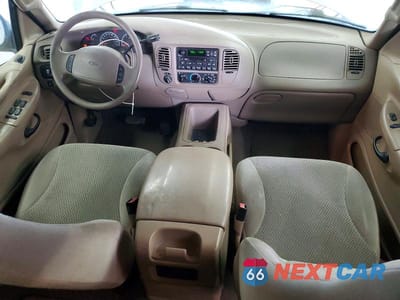 Zdjęcie 8 z 13 samochodu: 2001 FORD EXPEDITION XLT VIN:1FMPU16L91LB80942 - miniatura