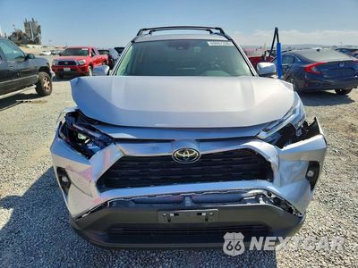 Piąte zdjęcie samochodu w środku: 2025 TOYOTA RAV4 XLE PREMIUM VIN:2T3A1RFV8SC545677 - miniatura