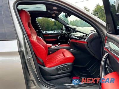 Zdjęcie 6 z 10 samochodu: 2017 BMW X5 M VIN:5YMKT6C30H0X20703 - miniatura