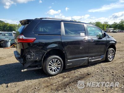 Trzecie zdjęcie samochodu z tyłu: 2019 TOYOTA SIENNA XLE 8-PASSENGER VIN:5TDYZ3DC6KS011759 - miniatura