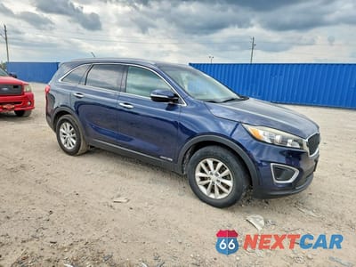 Czwarte zdjęcie samochodu z boku: 2017 KIA SORENTO LX V6 VIN:5XYPGDA57HG319591 - miniatura