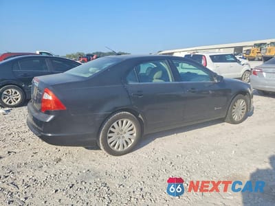 Trzecie zdjęcie samochodu z tyłu: 2010 FORD FUSION HYBRID VIN:3FADP0L32AR176705 - miniatura