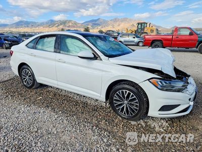 Czwarte zdjęcie samochodu z boku: 2020 VOLKSWAGEN JETTA S VIN:3VWCB7BU6LM039318 - miniatura