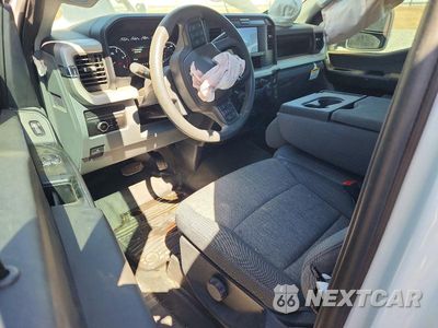 Zdjęcie 8 z 12 samochodu: 2025 FORD F550 SUPER DUTY VIN:1FDFF5HT5SDA19008 - miniatura