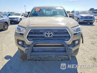 Piąte zdjęcie samochodu w środku: 2016 TOYOTA TACOMA SR5 V6 VIN:5TFSZ5AN5GX028836 - miniatura