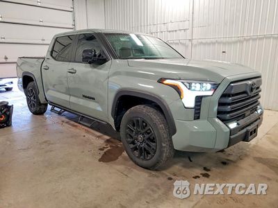 Czwarte zdjęcie samochodu z boku: 2025 TOYOTA TUNDRA LIMITED VIN:5TFWA5DB9SX286988 - miniatura