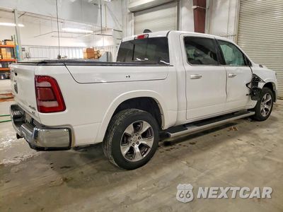 Trzecie zdjęcie samochodu z tyłu: 2020 RAM 1500 LARAMIE VIN:1C6SRFJT0LN353833 - miniatura