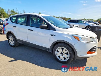 Czwarte zdjęcie samochodu z boku: 2016 FORD ESCAPE S VIN:1FMCU0F75GUC20657 - miniatura