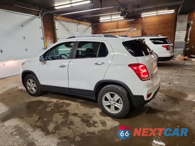 Drugie zdjęcie samochodu z przodu: 2020 CHEVROLET TRAX 1LT VIN:3GNCJPSB4LL281848 - miniatura