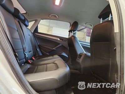 Zdjęcie 10 z 12 samochodu: 2017 VOLKSWAGEN PASSAT R-LINE VIN:1VWDT7A31HC085321 - miniatura