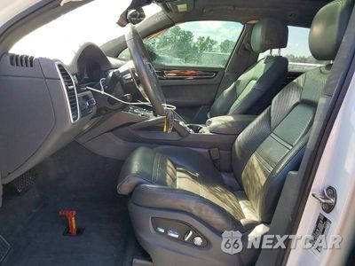 Zdjęcie 25 z 52 samochodu: 2019 PORSCHE CAYENNE VIN:WP1AA2AY5KDA06761 - miniatura