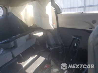 Zdjęcie 11 z 13 samochodu: 2024 TOYOTA SIENNA XLE VIN:5TDJRKEC5RS213108 - miniatura