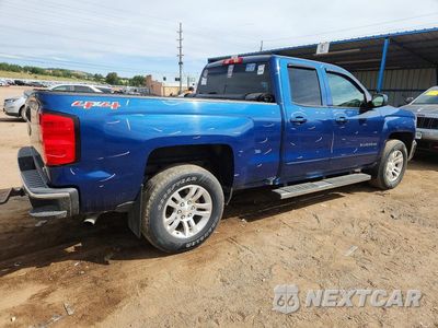 Trzecie zdjęcie samochodu z tyłu: 2017 CHEVROLET SILVERADO K1500 LT VIN:1GCVKREC5HZ214528 - miniatura