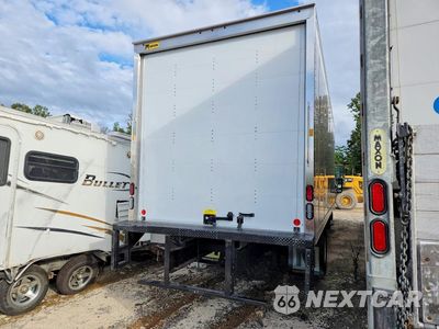 Trzecie zdjęcie samochodu z tyłu: 2023 INTERNATIONAL MV607 BOX TRUCK VIN:3HAEUMML8PL216614 - miniatura