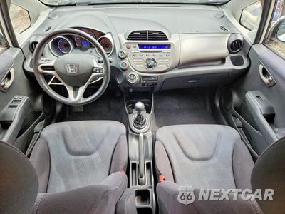 Zdjęcie 8 z 12 samochodu: 2011 HONDA FIT SPORT VIN:JHMGE8G57BC000741 - miniatura