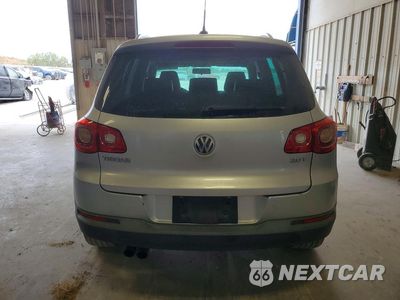 Zdjęcie 6 z 13 samochodu: 2010 VOLKSWAGEN TIGUAN S VIN:WVGAV9AX8AW530295 - miniatura