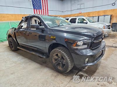 Czwarte zdjęcie samochodu z boku: 2018 RAM 1500 SPORT VIN:1C6RR7MT0JS176912 - miniatura