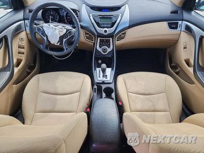 Zdjęcie 8 z 12 samochodu: 2012 HYUNDAI ELANTRA GLS VIN:5NPDH4AEXCH120097 - miniatura
