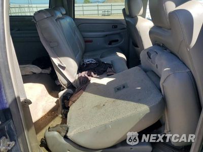 Zdjęcie 11 z 13 samochodu: 2005 CHEVROLET SUBURBAN K1500 VIN:3GNFK16Z45G225290 - miniatura