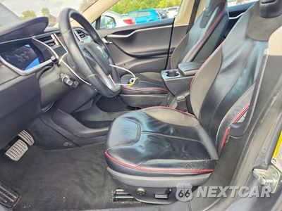 Zdjęcie 7 z 12 samochodu: 2013 TESLA MODEL S VIN:5YJSA1DP1DFP18165 - miniatura