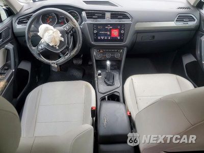 Zdjęcie 8 z 13 samochodu: 2018 VOLKSWAGEN TIGUAN SE VIN:3VV3B7AX0JM082906 - miniatura