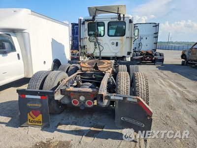 Zdjęcie 6 z 13 samochodu: 2019 FREIGHTLINER CASCADIA 113 SEMI TRUCK VIN:3AKJGBDV1KSKD0206 - miniatura