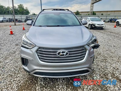 Piąte zdjęcie samochodu w środku: 2017 HYUNDAI SANTA FE SE VIN:KM8SM4HF1HU250747 - miniatura