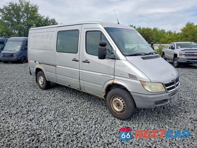 Czwarte zdjęcie samochodu z boku: 2004 DODGE SPRINTER 2500 DELIVERY VAN VIN:WD2PD644945643487 - miniatura