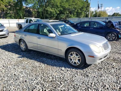 Czwarte zdjęcie samochodu z boku: 2005 MERCEDES-BENZ E 320 4MATIC VIN:WDBUF82J45X174591 - miniatura