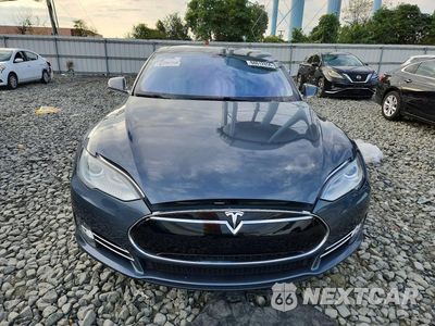 Piąte zdjęcie samochodu w środku: 2013 TESLA MODEL S VIN:5YJSA1DP2DFP16036 - miniatura
