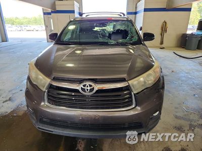 Piąte zdjęcie samochodu w środku: 2016 TOYOTA HIGHLANDER XLE VIN:5TDJKRFH1GS310231 - miniatura