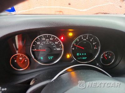 Zdjęcie 9 z 13 samochodu: 2015 JEEP WRANGLER UNLIMITED SAHARA VIN:1C4BJWEG7FL700197 - miniatura