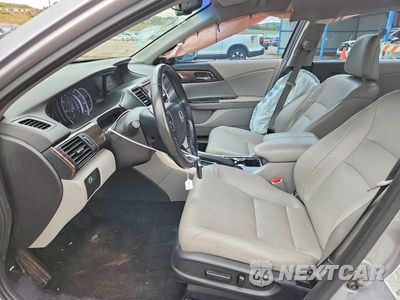 Zdjęcie 7 z 12 samochodu: 2017 HONDA ACCORD EXL VIN:1HGCR2F84HA084570 - miniatura