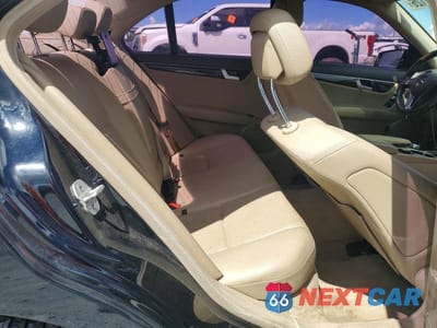 Zdjęcie 10 z 12 samochodu: 2014 MERCEDES-BENZ C 250 VIN:WDDGF4HB3EA945915 - miniatura