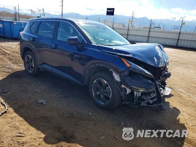 Czwarte zdjęcie samochodu z boku: 2025 NISSAN ROGUE SV VIN:5N1BT3BB9SC812930 - miniatura