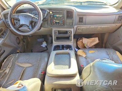 Zdjęcie 8 z 13 samochodu: 2005 GMC YUKON VIN:1GKEC13T95J186216 - miniatura