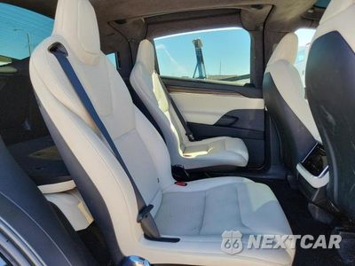 Zdjęcie 10 z 12 samochodu: 2022 TESLA MODEL X VIN:7SAXCBE56NF327228 - miniatura