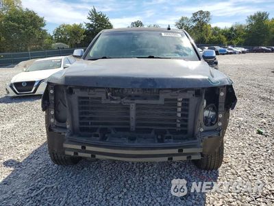Piąte zdjęcie samochodu w środku: 2017 CHEVROLET SUBURBAN C1500 PREMIER VIN:1GNSCJKC6HR304879 - miniatura