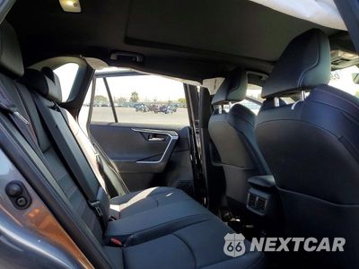 Zdjęcie 10 z 12 samochodu: 2025 TOYOTA RAV4 XSE VIN:JTMFB3FV0SD252514 - miniatura