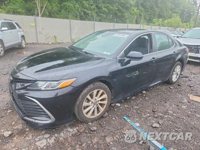 2021 TOYOTA CAMRY LE 4T1C11AKXMU568573 - główne zdjęcie licytacji z USA - miniatura