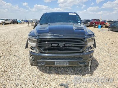 Piąte zdjęcie samochodu w środku: 2019 RAM 1500 LARAMIE VIN:1C6RREJTXKN705713 - miniatura