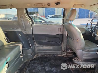 Zdjęcie 11 z 13 samochodu: 2017 TOYOTA SIENNA LE VIN:5TDKZ3DCXHS858735 - miniatura