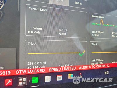 Zdjęcie 9 z 12 samochodu: 2022 TESLA MODEL Y VIN:7SAYGDEF9NF565619 - miniatura