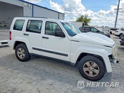 Czwarte zdjęcie samochodu z boku: 2012 JEEP LIBERTY SPORT VIN:1C4PJLAK1CW213215 - miniatura