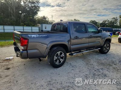 Trzecie zdjęcie samochodu z tyłu: 2018 TOYOTA TACOMA TRD SPORT VIN:5TFAZ5CN6JX069461 - miniatura