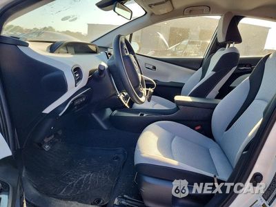 Zdjęcie 7 z 12 samochodu: 2019 TOYOTA PRIUS LE VIN:JTDKARFU2K3079080 - miniatura
